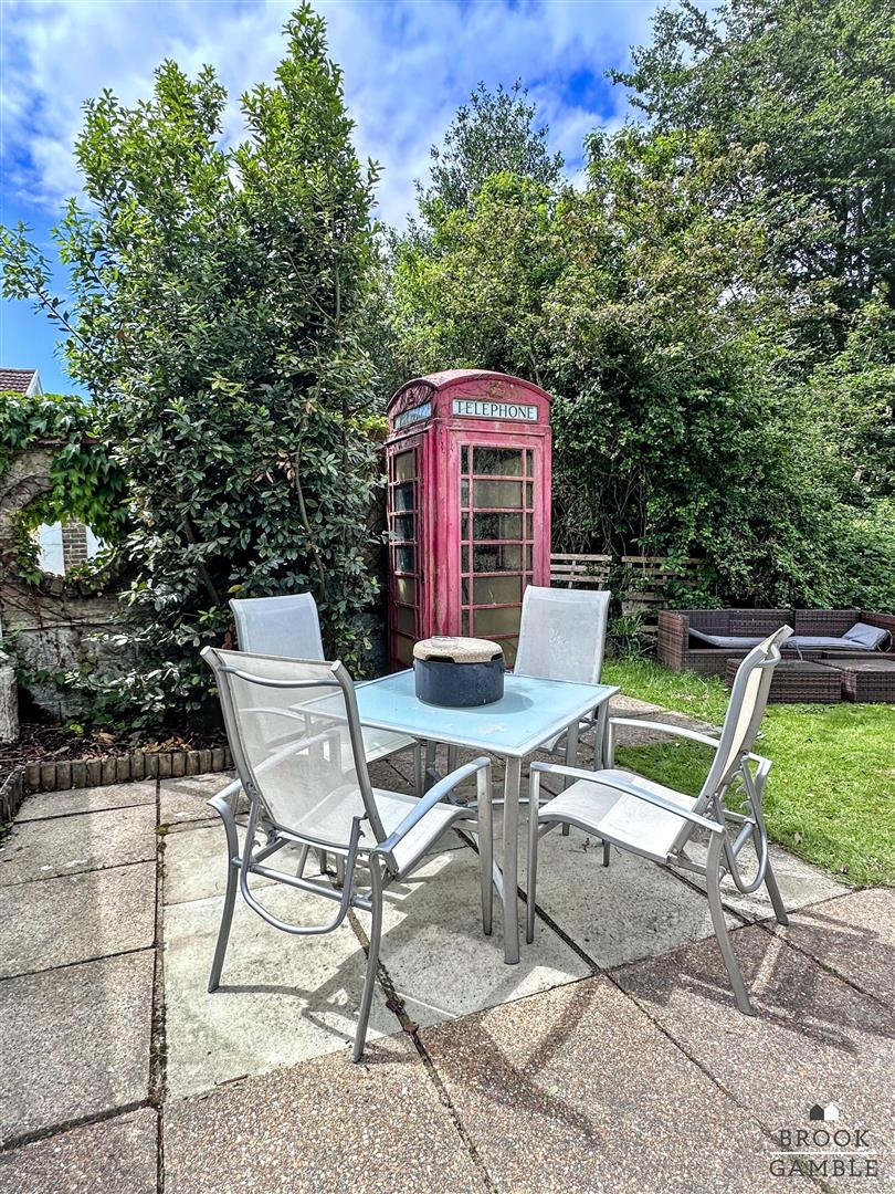 6 Bedroom House. Harley Shute Road in St. Leonards-On-Sea, 30